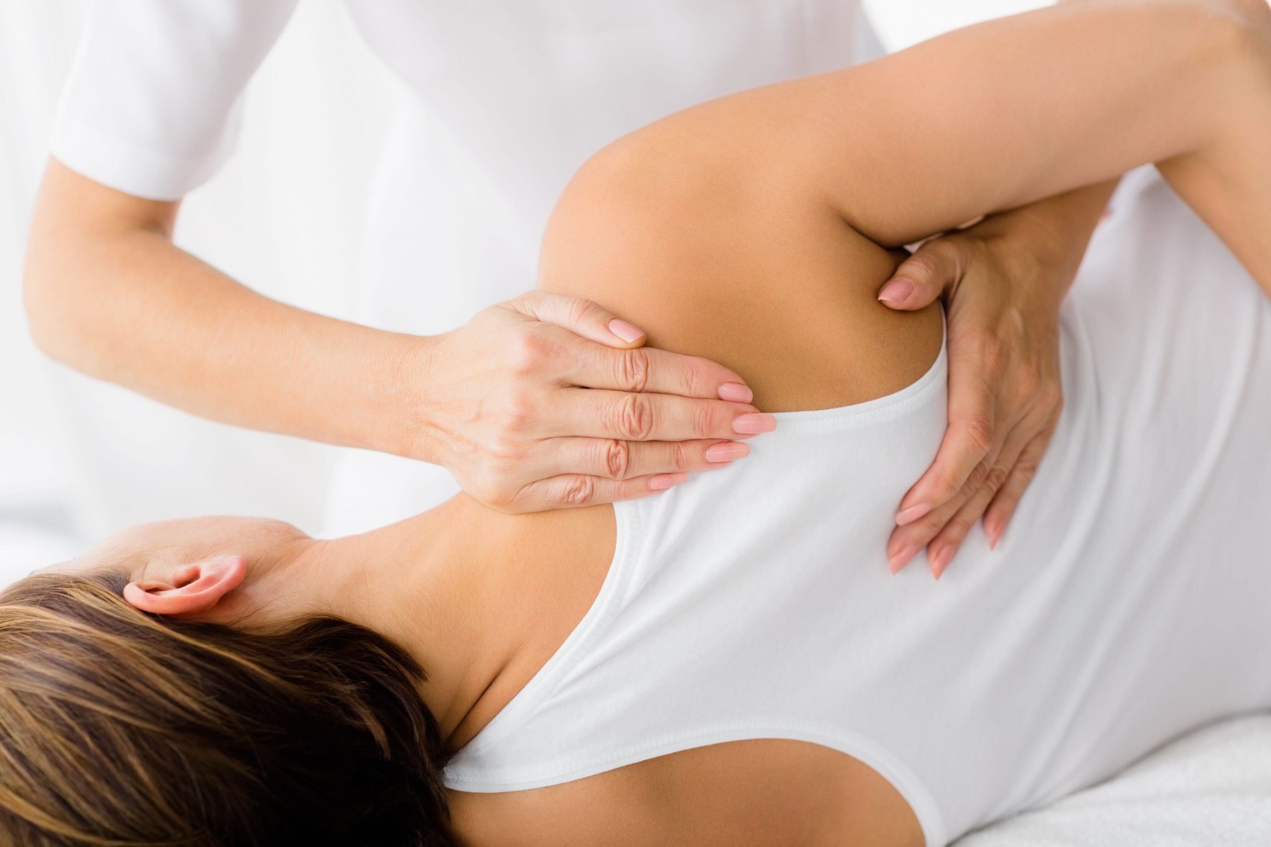 First massage. Физиотерапия картинки для рекламы. Chiromassage. В чем польза массажа спины. Ребалансинг массаж.